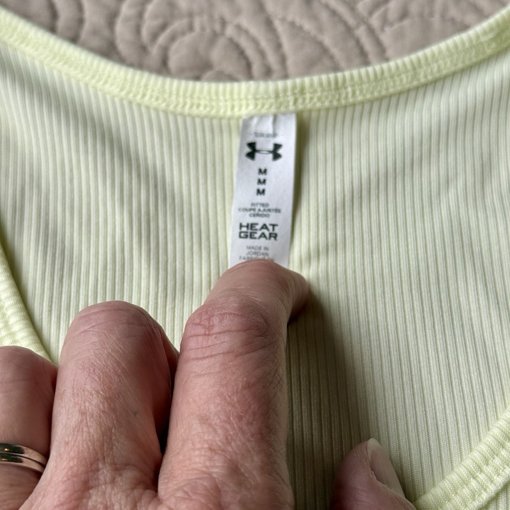 Under Armour Womens Victory Tank Top Update Size Medium 1362867-785 NWT Yellow - Picture 4 of 8